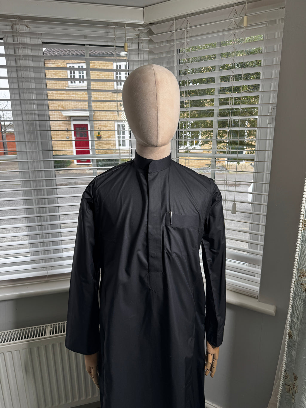 Premium Black Saudi Collared Thobe