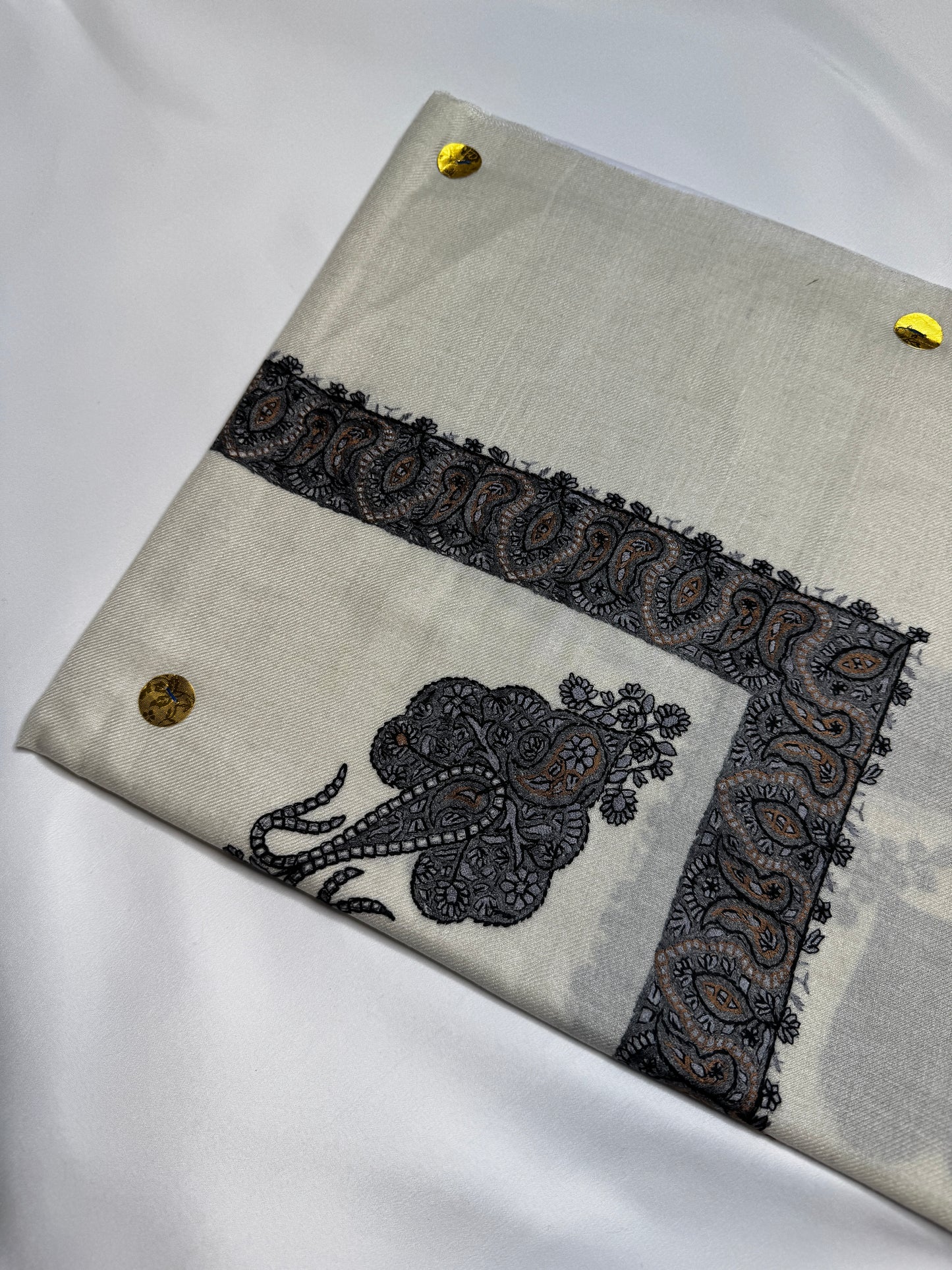 Luxury Off White Yemeni Shemagh