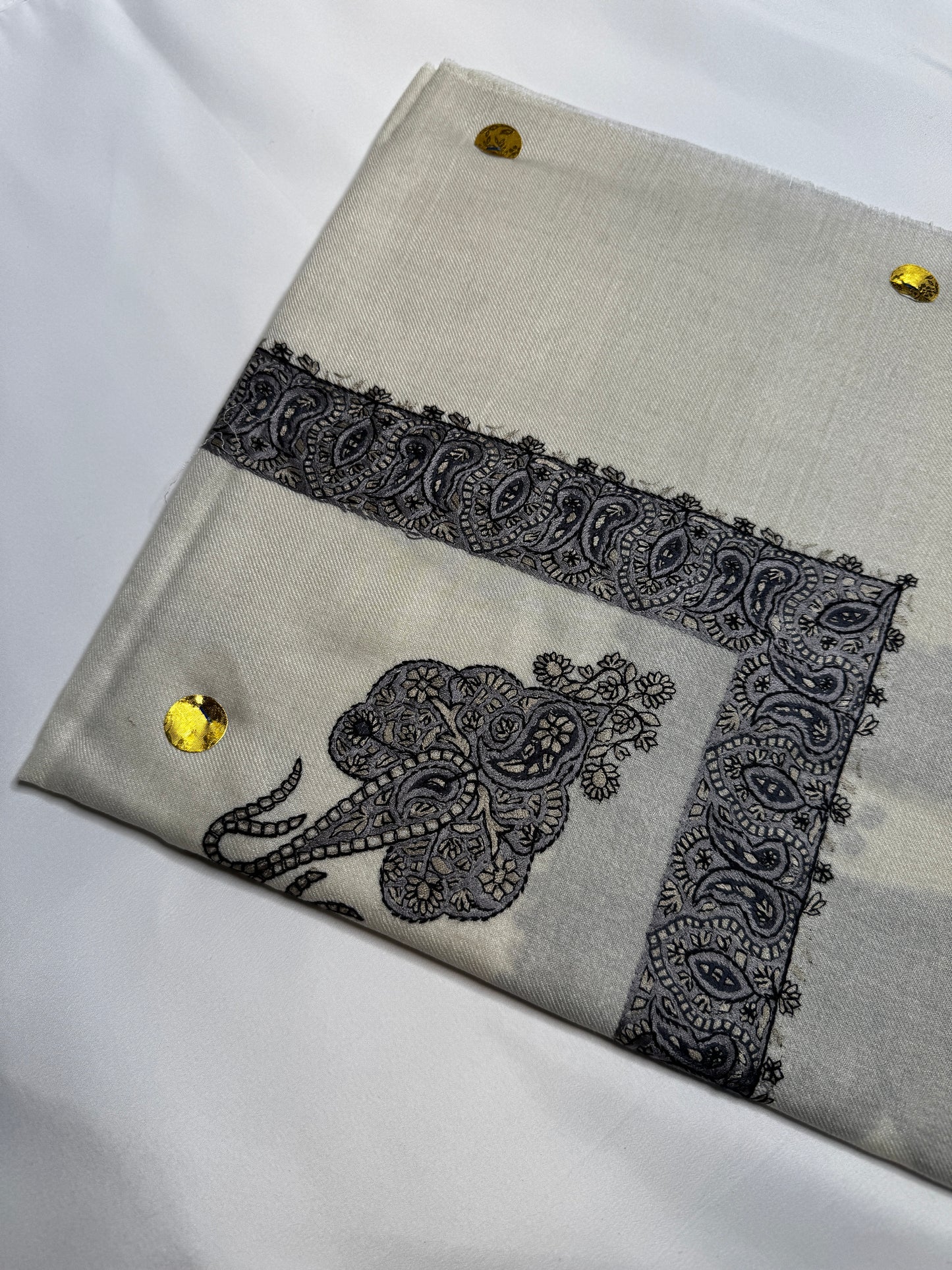 Luxury Off White Yemeni Shemagh