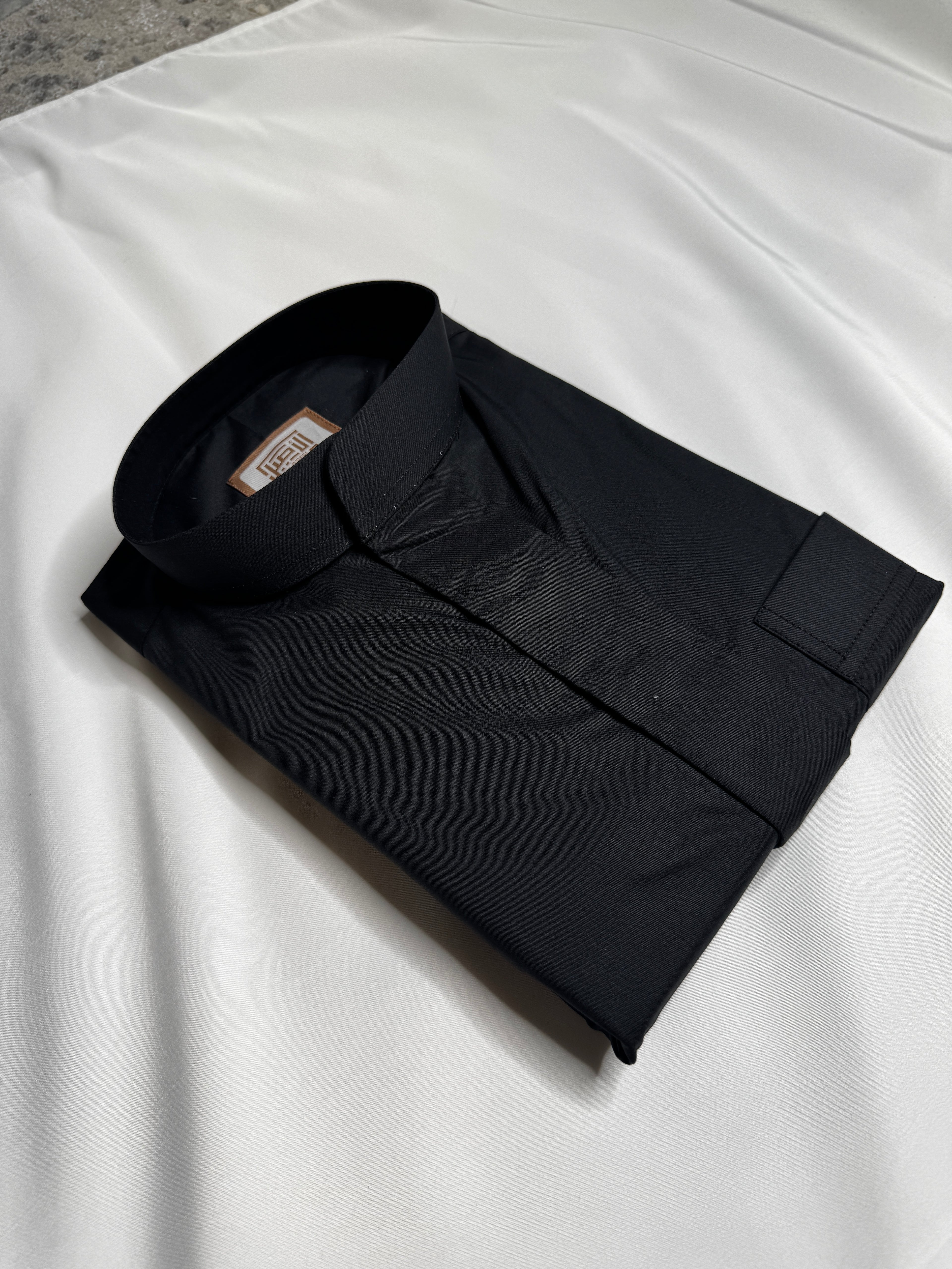 Premium Black Saudi Collared Thobe